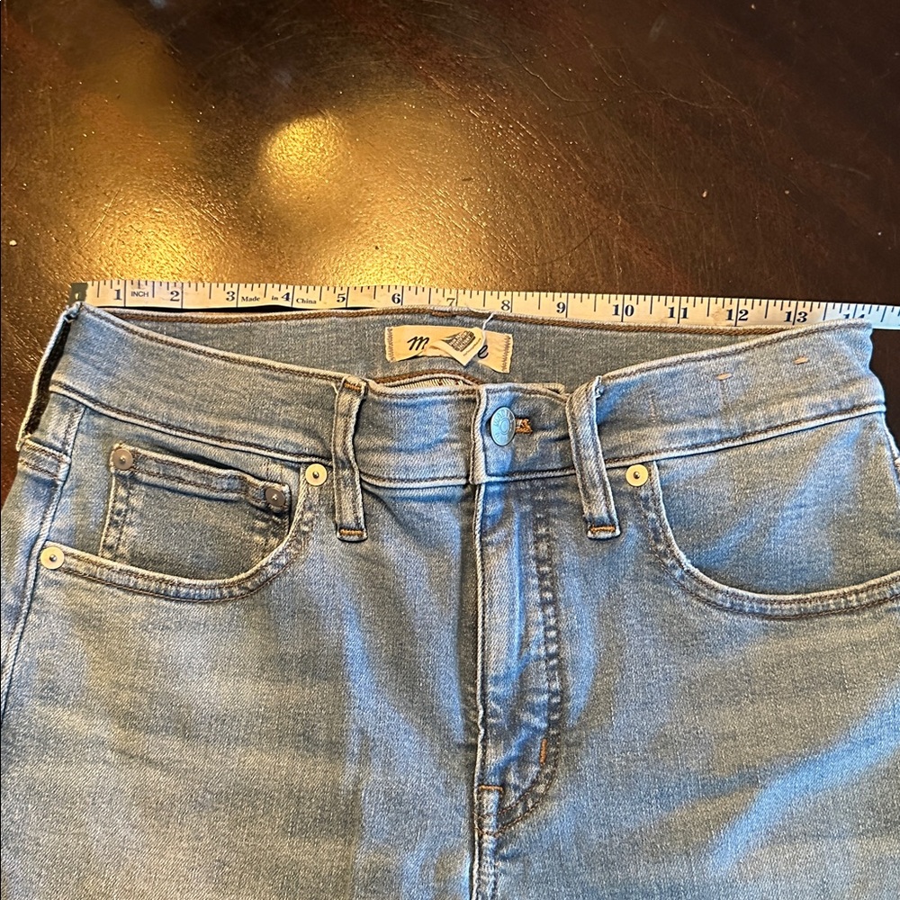 Madewell Mid-Rise Kick Out Jeans Size 27 Blue Light Wash - Picture 8 of 8